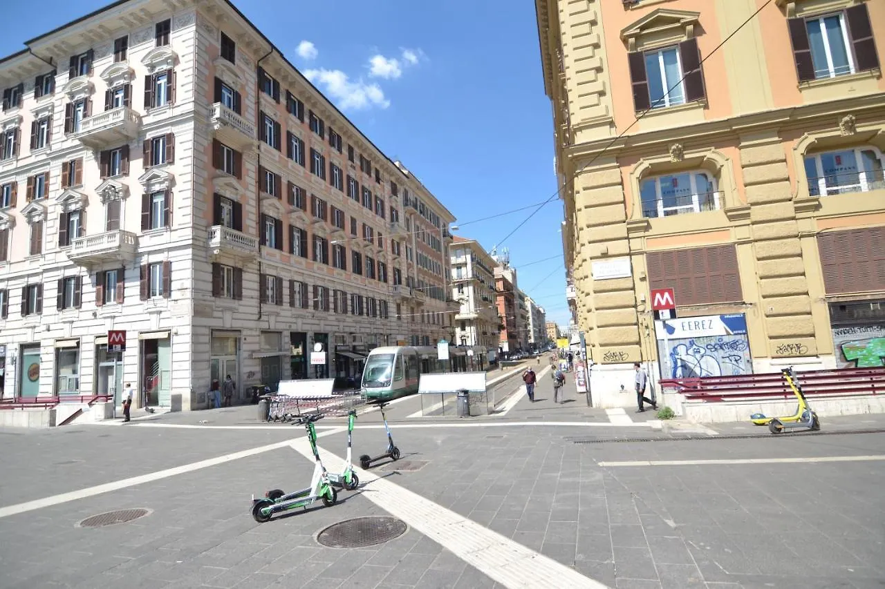 Glamour Spanish Steps Rome Homestay
